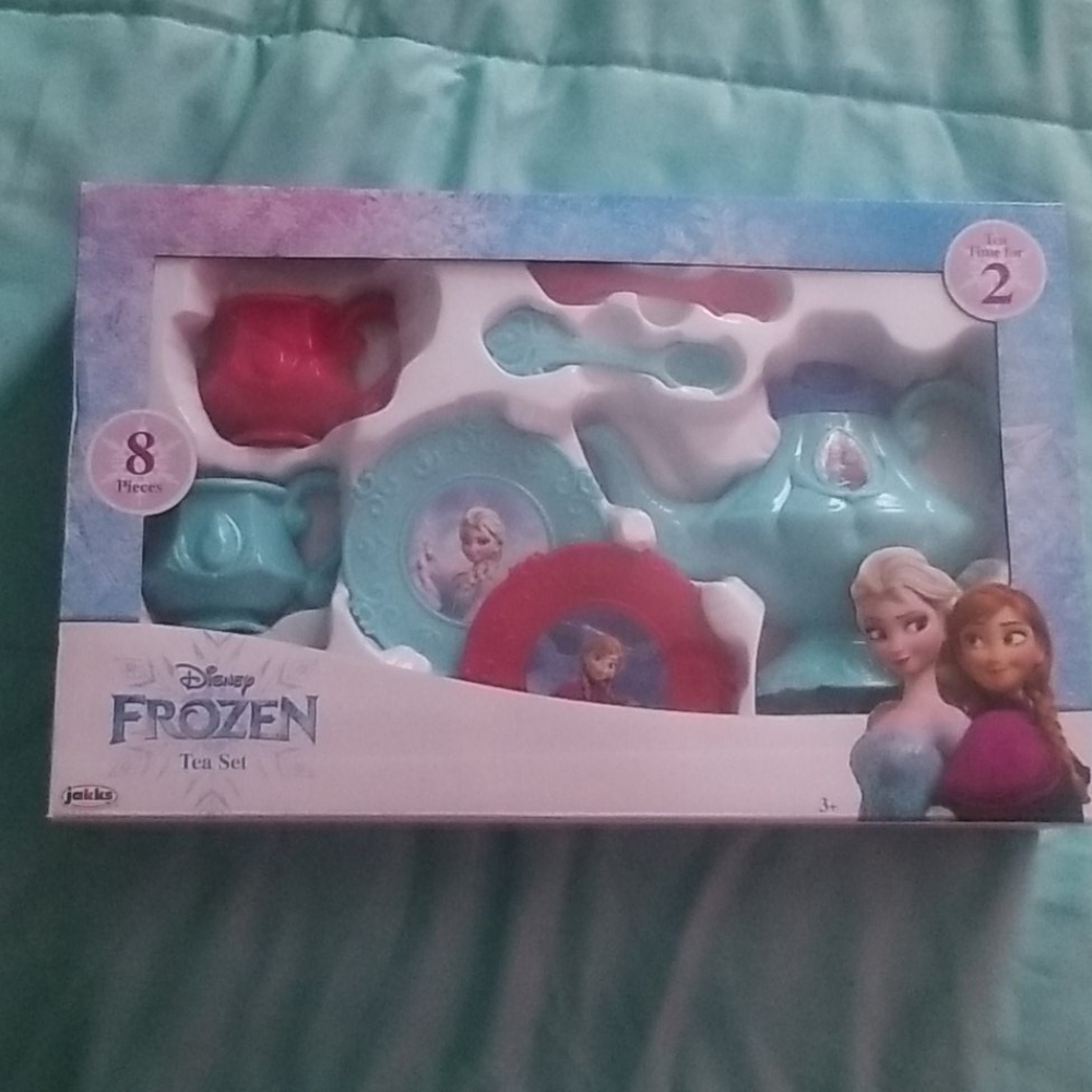 Frozen 8 piece tea cups set
